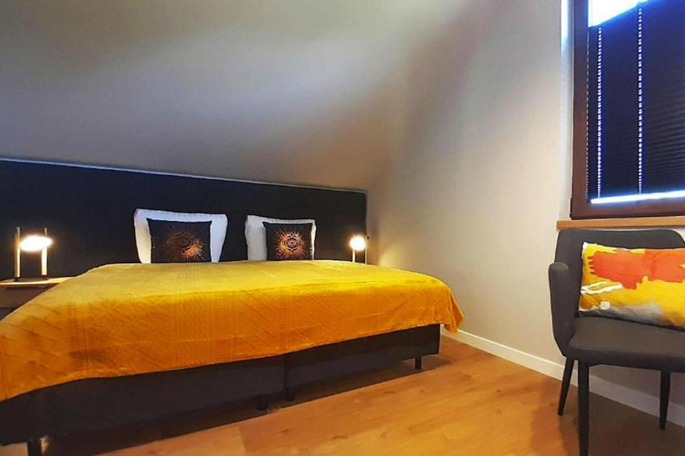 Classic House, 4 Bedrooms photo 2