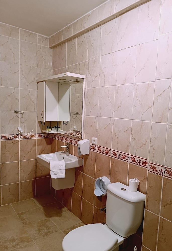 Standard Triple Room photo 2