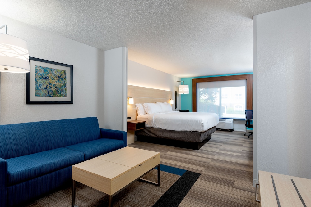 Suite, 1 King Bed (Additional Living Dining Area) - Photo 1