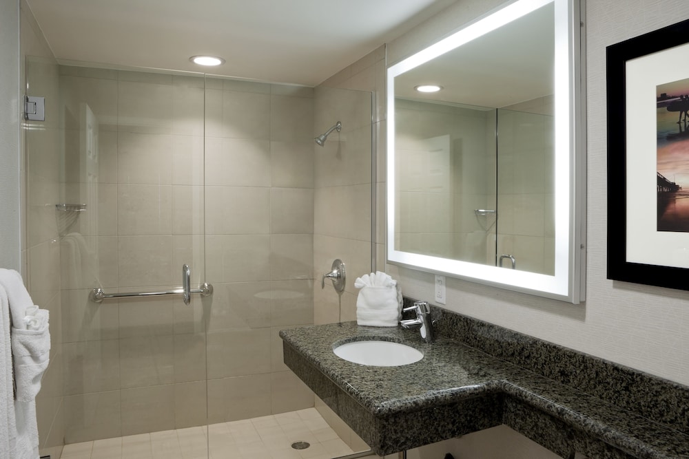 Premium Room, 2 Queen Beds - Photo 2