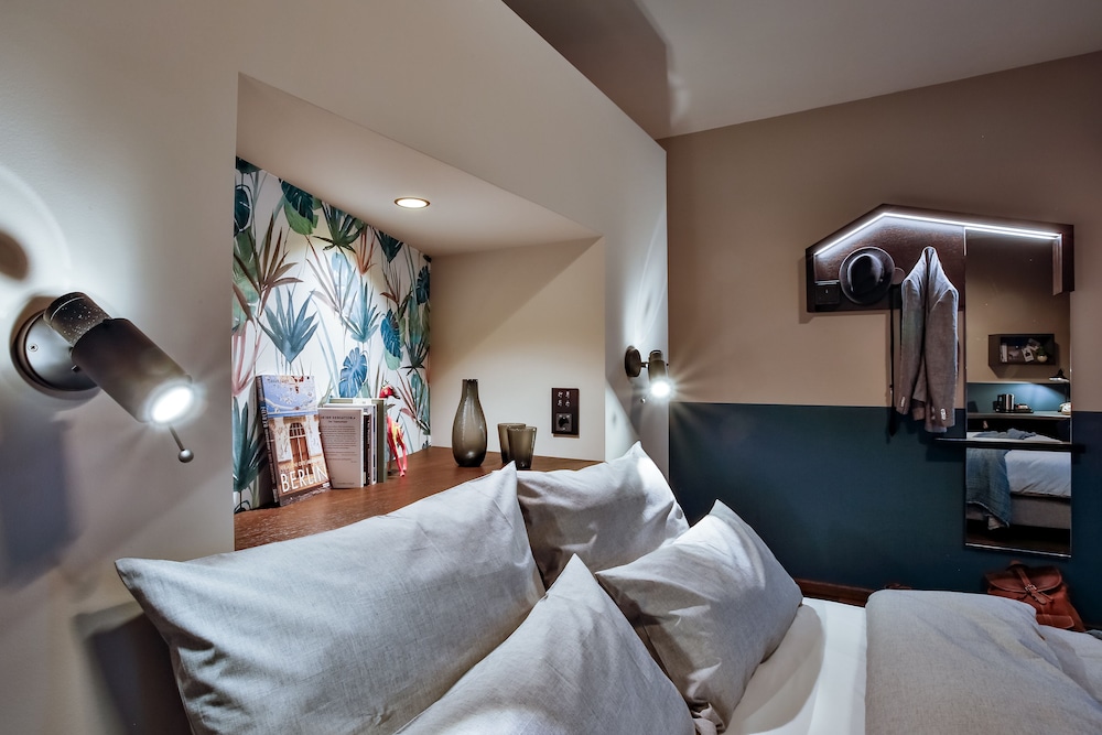 Double Room with Queen size bed photo 3