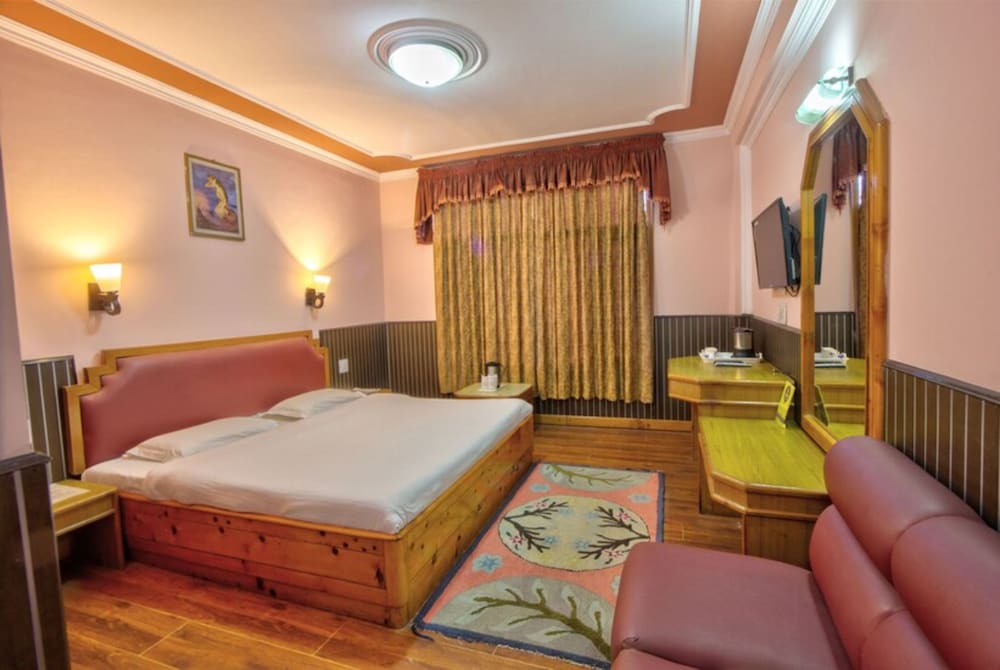 Deluxe Double Room - Photo 15