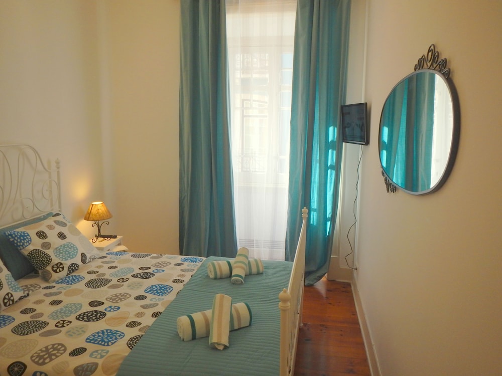 Double Room, Shared Bathroom (Aqua Room)