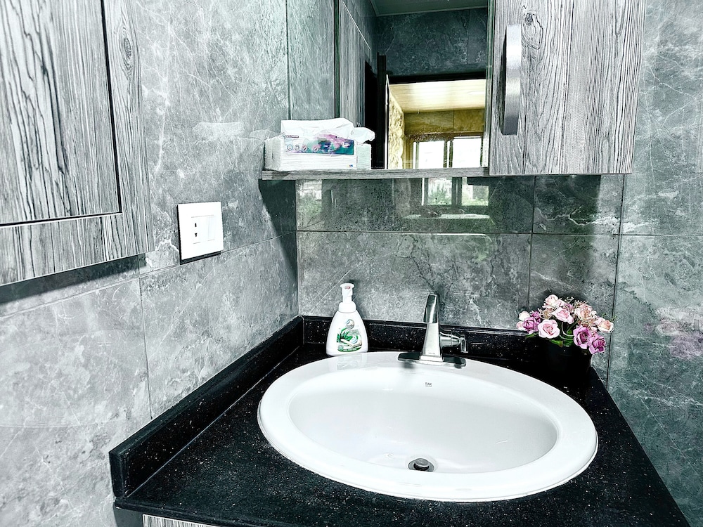 Premium Apartment, 1 Bedroom, Kitchen, Mountain View photo 3