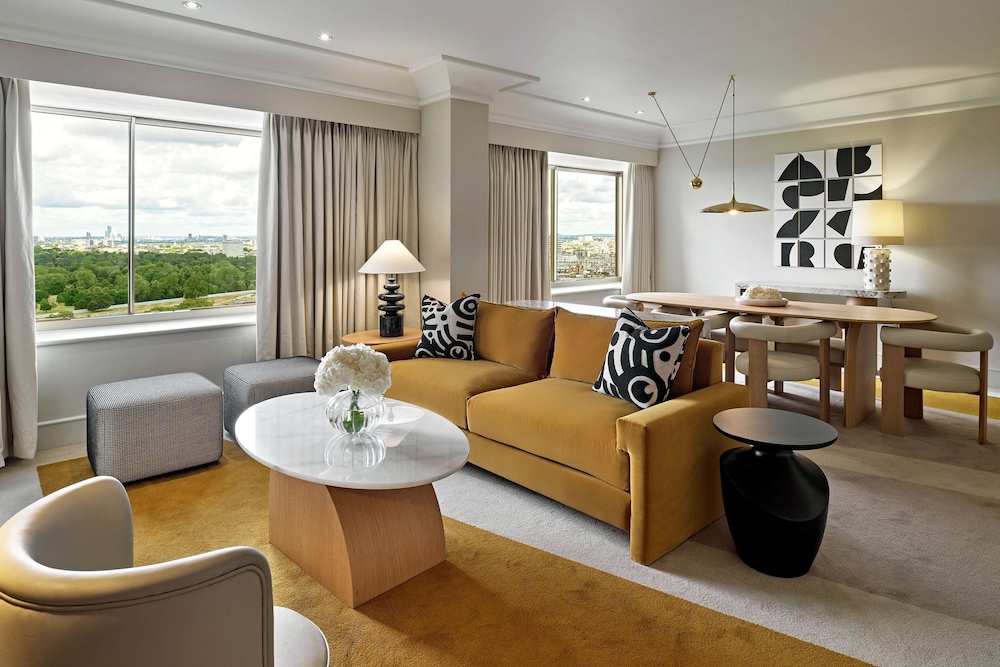 Suite, 1 King Bed (Newly Refurbed Cambridge Suite)