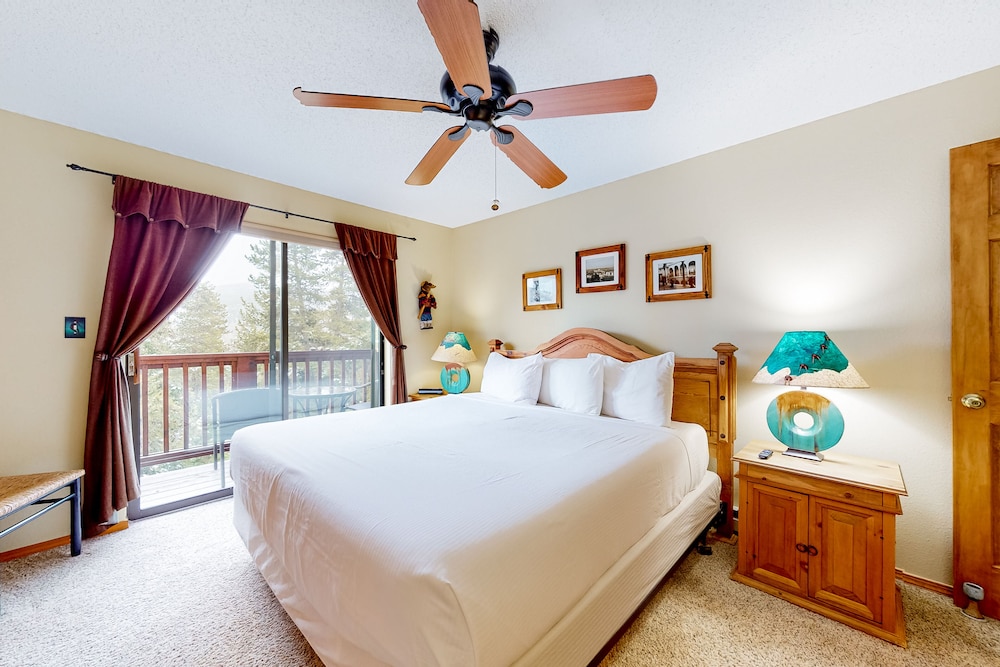 Condo, 2 Bedrooms