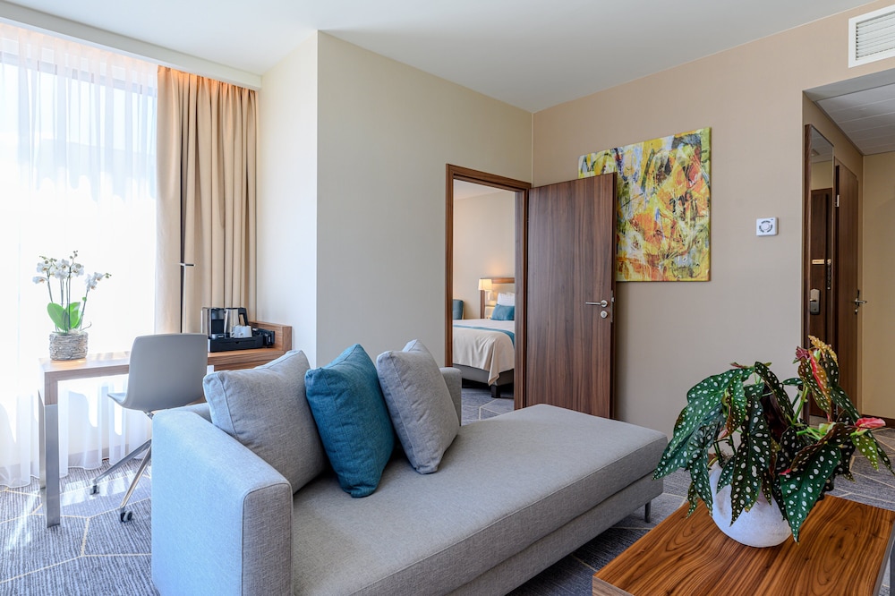 Suite, 1 Bedroom photo 1