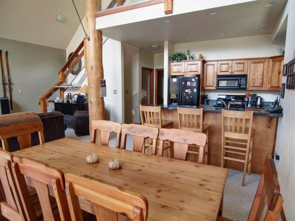 Townhome, 3 Bedrooms photo 2