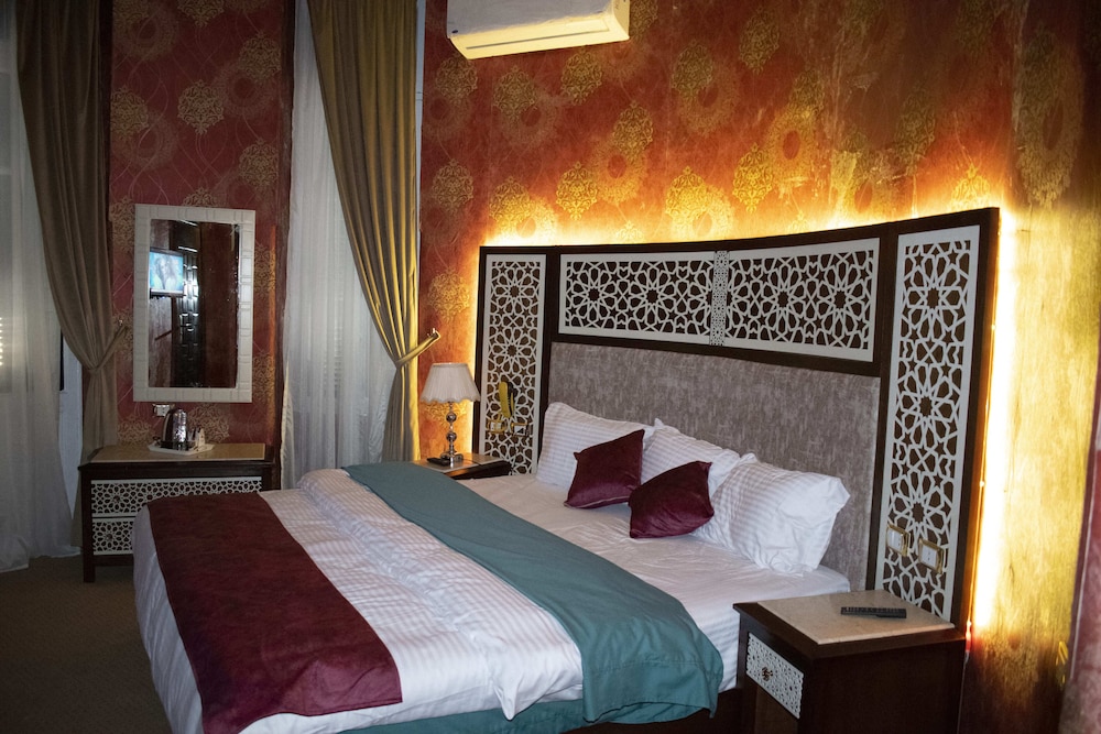 Honeymoon Room
