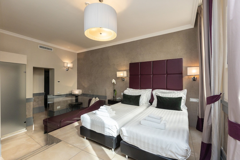 Superior Triple Room photo 3
