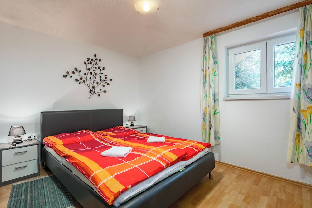 Family Apartment, Multiple Bedrooms (Seaview House Helena - Apartment 2) photo 1