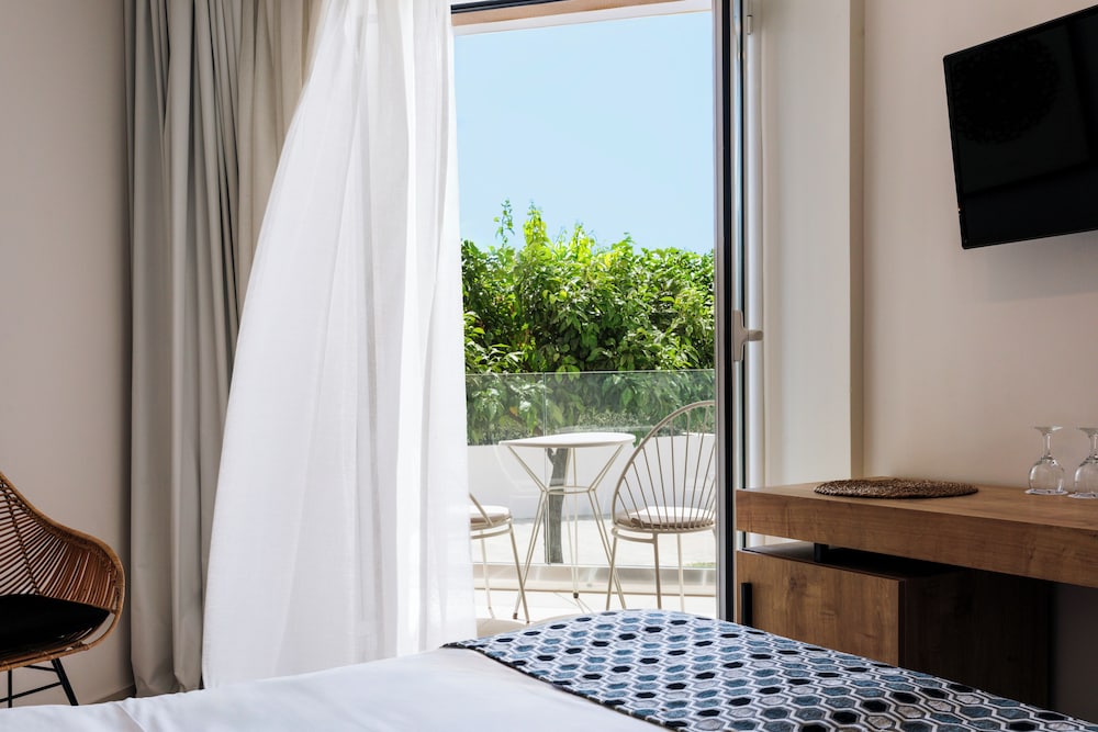 Comfort Room with Garden View