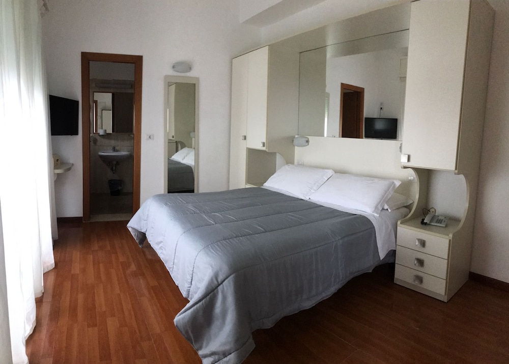 Classic Double Room, 1 Double Bed, Balcony photo 1