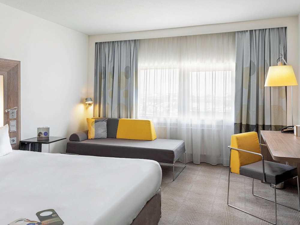 Superior Room, 1 Queen Bed with Sofa bed - Photo 1