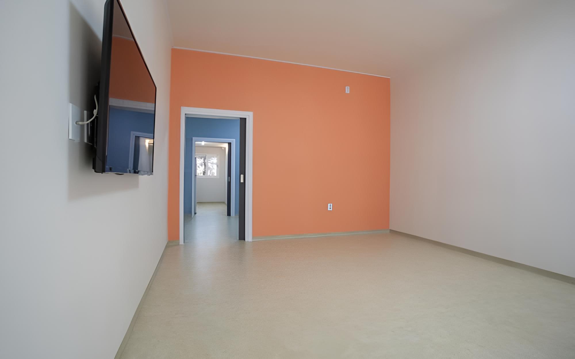 Room (Room 109)
