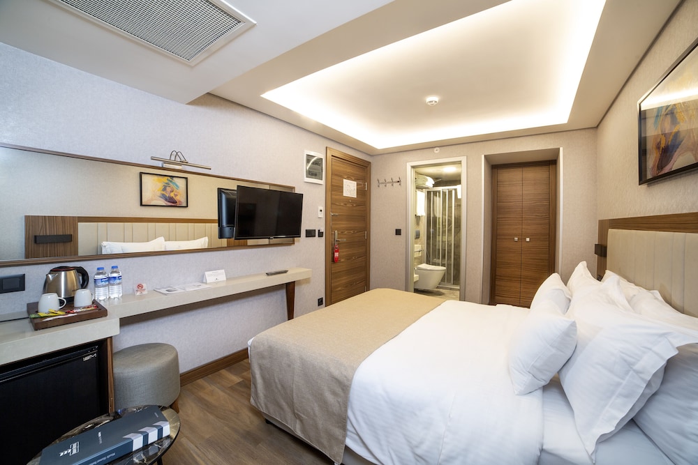 Standard Single Room thumbnail 5