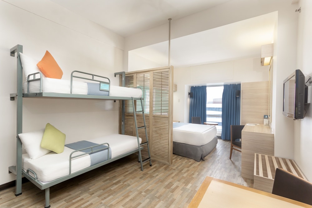 Family Suite, Multiple Beds, Non Smoking - Photo 1