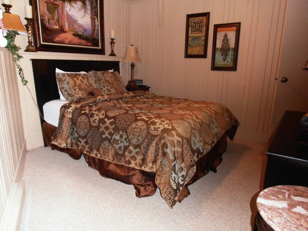 Condo, 2 Bedrooms photo 1