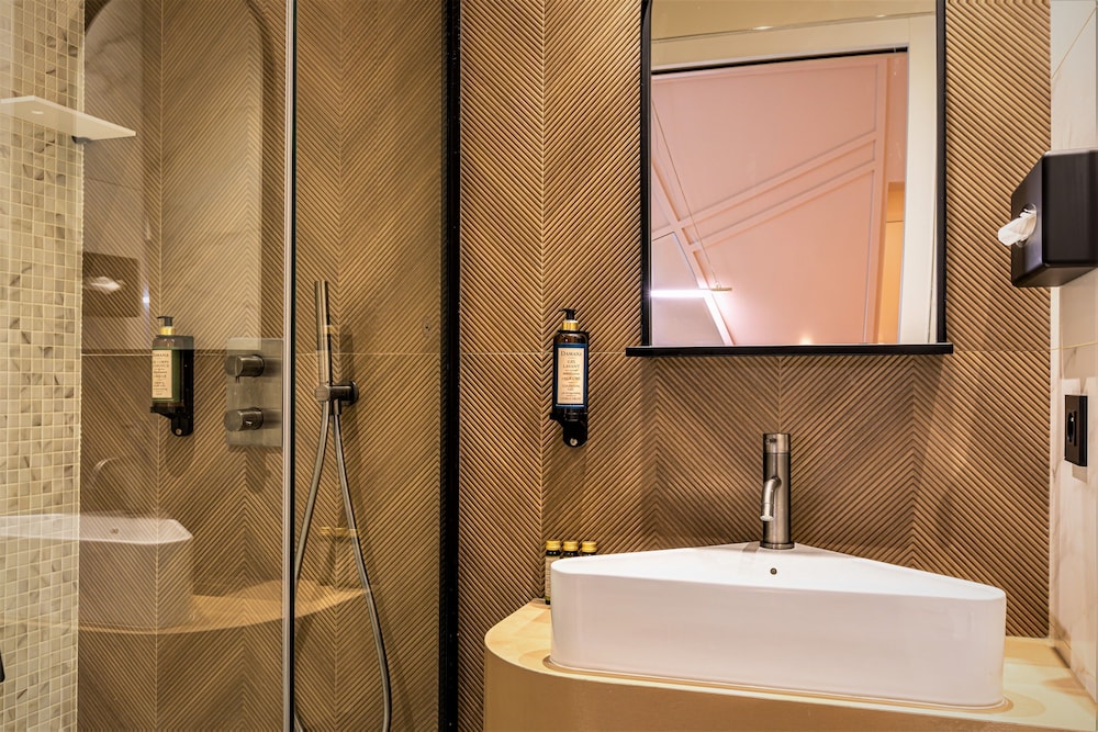 Hôtel Veryste & Spa Paris bathroom photo