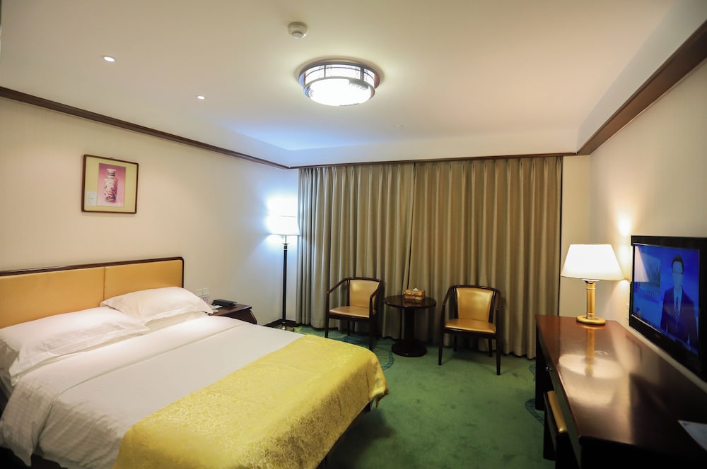 Standard Queen Room