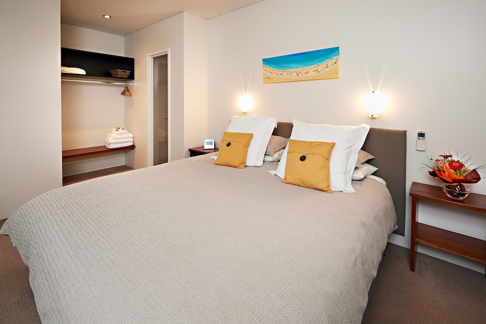 Premium Cottage, 1 King Bed, Accessible, Harbor View (York) photo 2