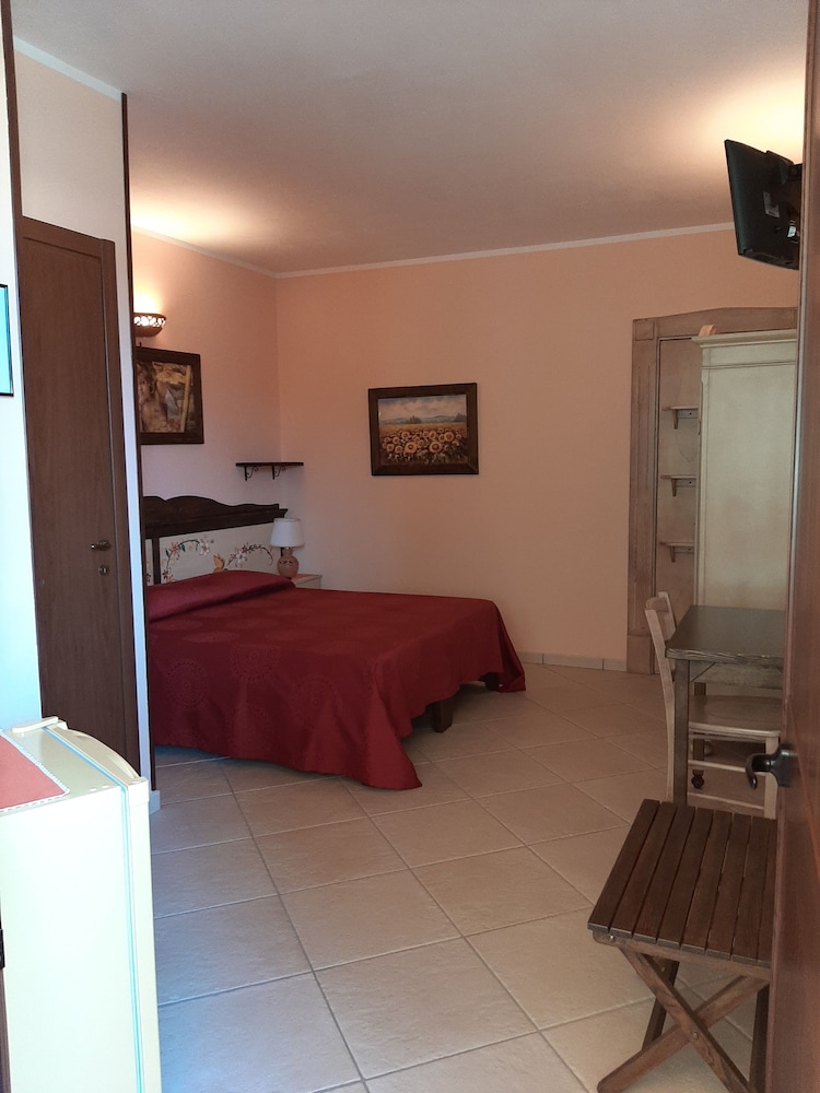 Standard Double or Twin Room, Garden View