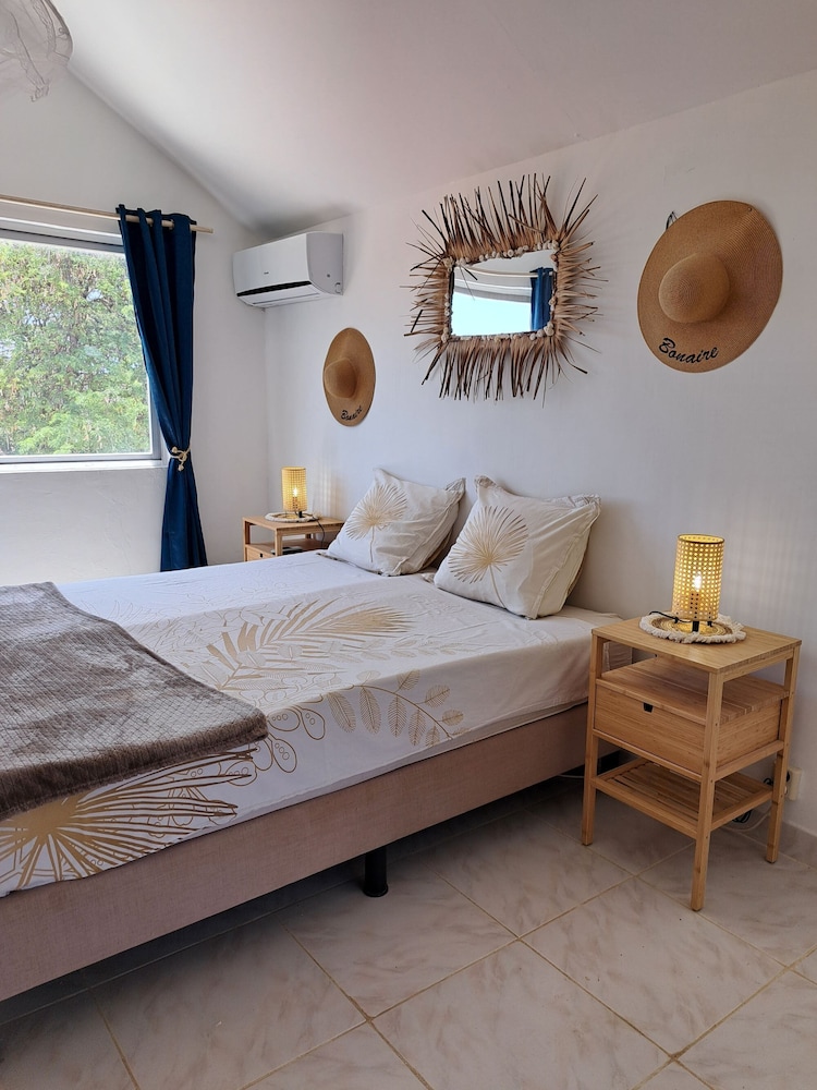 Deluxe Apartment, Ocean View (2nd Floor - Steep Stairs) photo 2