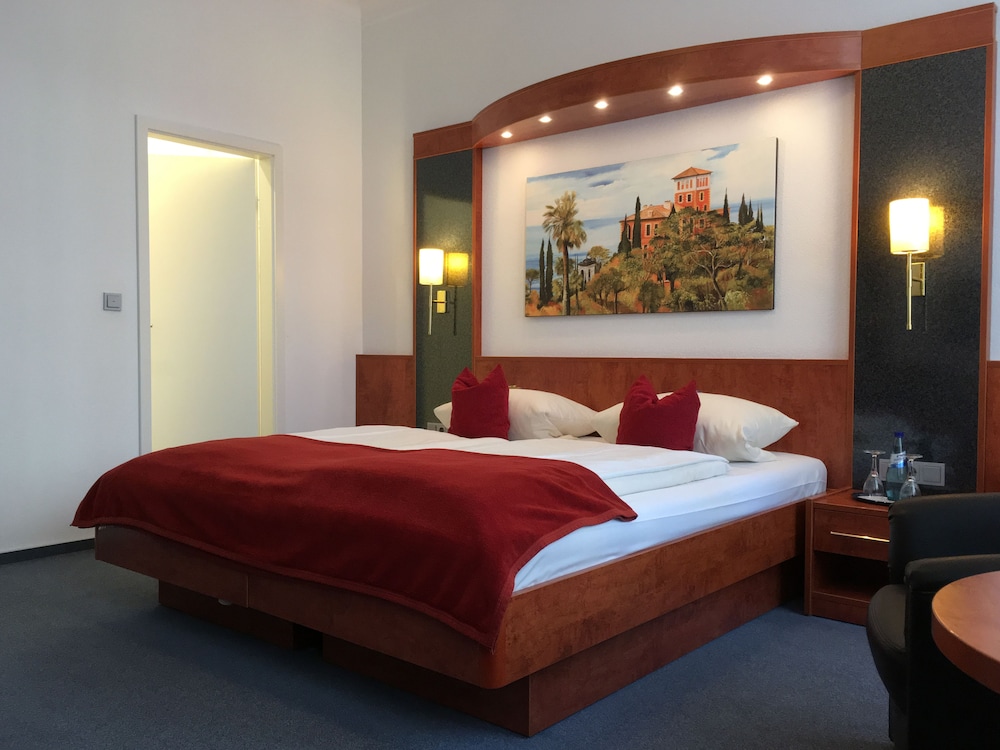 Standard Double or Twin Room photo 1