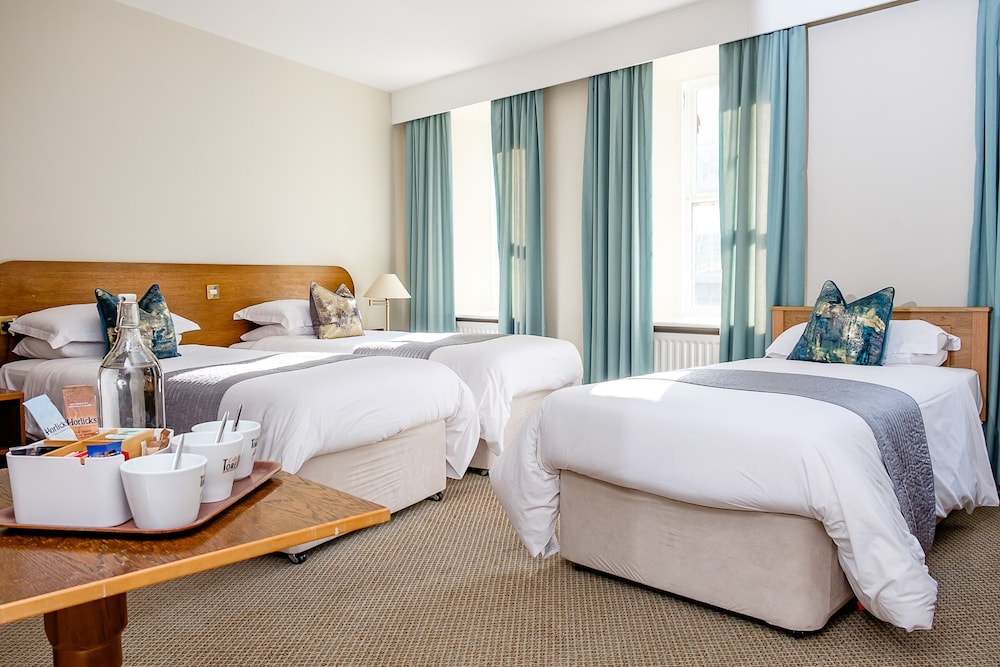 Triple Room, Ensuite (3 Sgl) photo 3