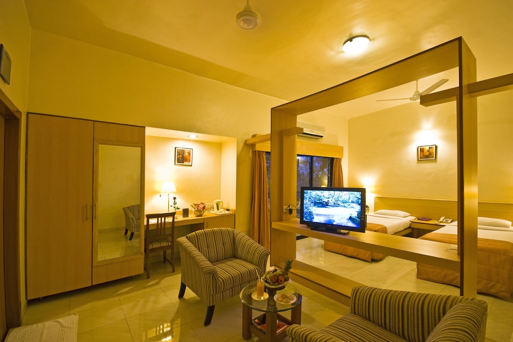 Semi Deluxe Room - Photo 15