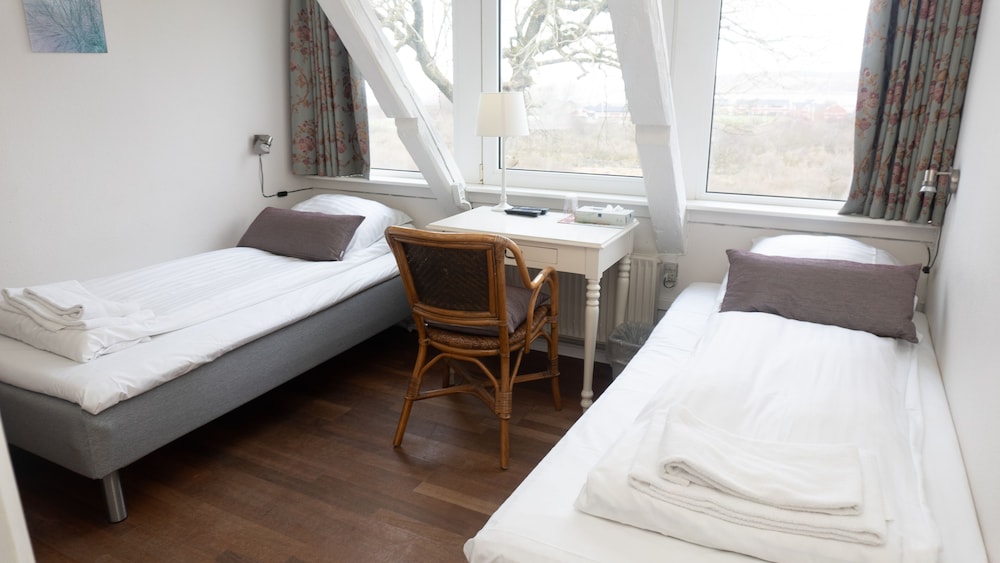 Superior Twin Room photo 2