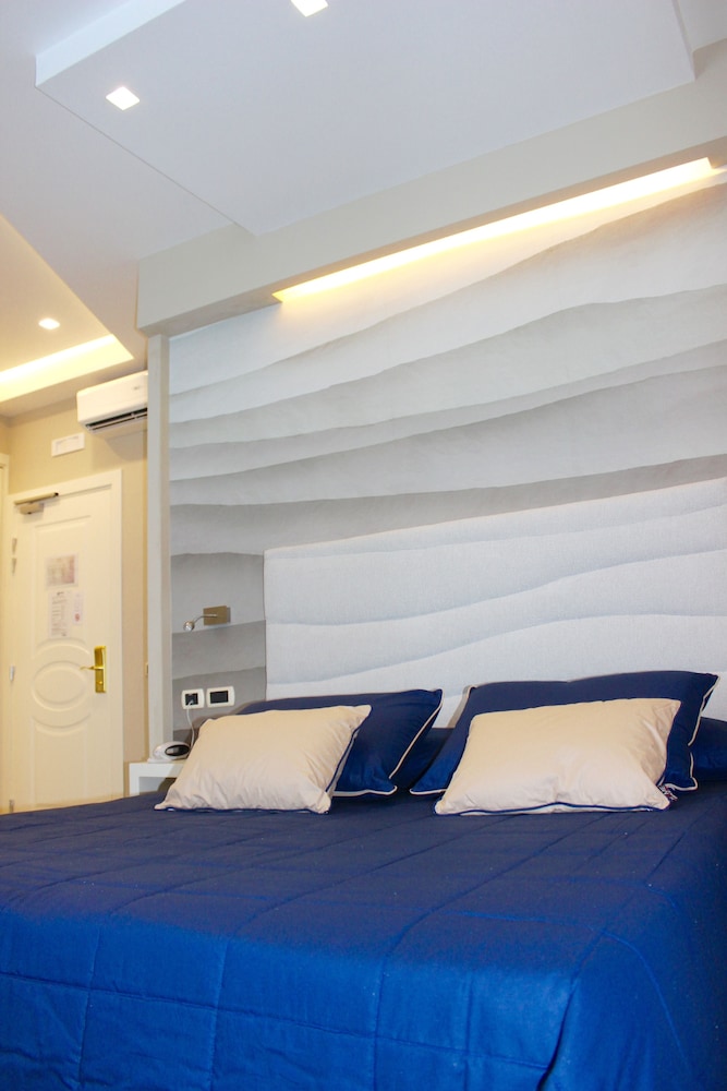 Deluxe Double Room, Non Smoking, Sea View - Photo 3
