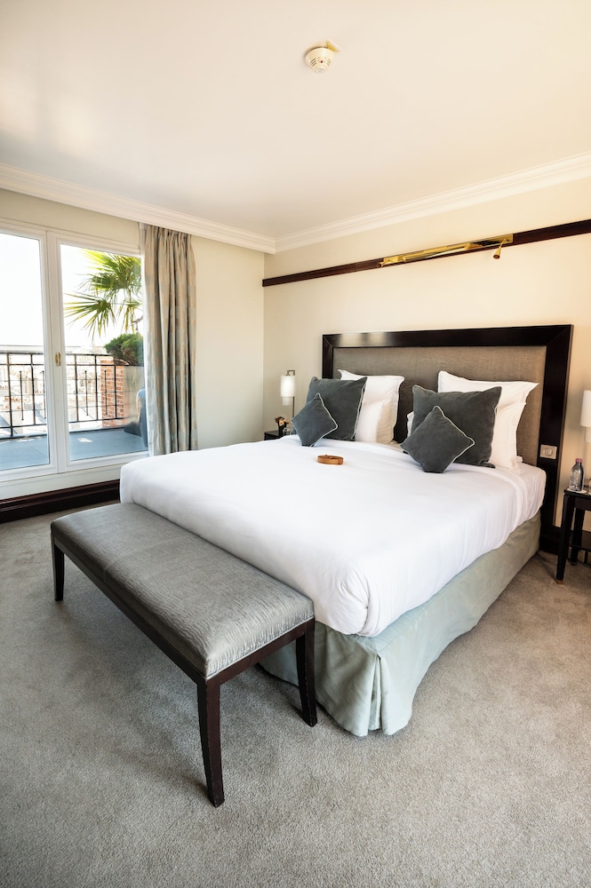 2-bedrooms Panoramic Terrace Suite thumbnail 5