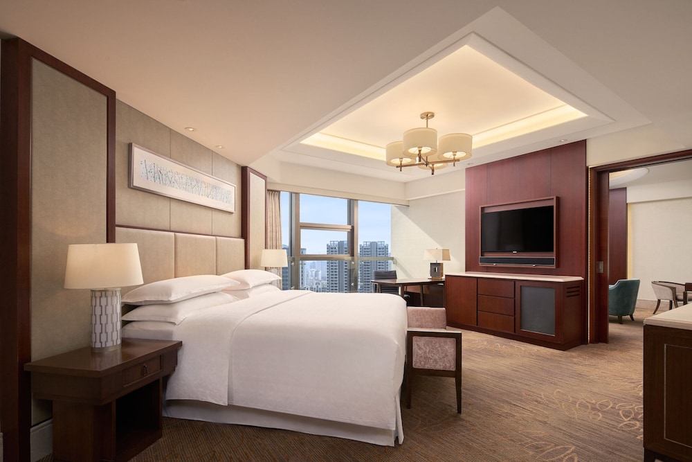 Club Suite, 1 Bedroom, City View photo 3