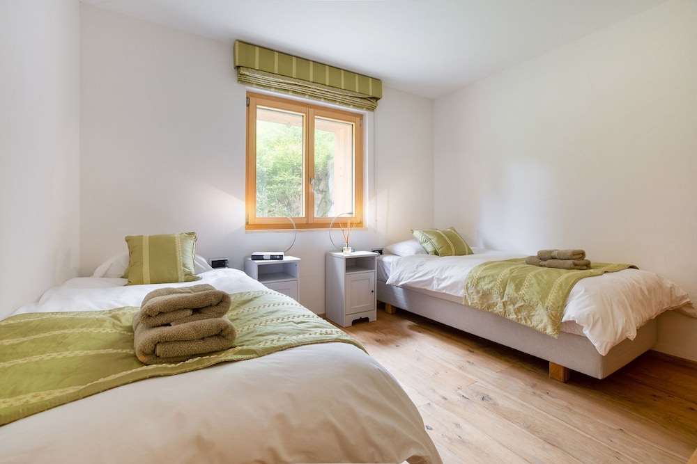 Chalet (4 Bedrooms) photo 1