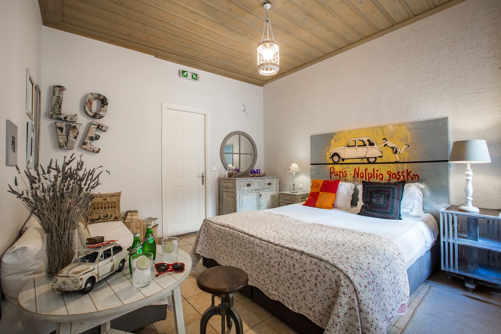 Double Room, Ground Floor (Groundfloor entrance,Amymone Building)