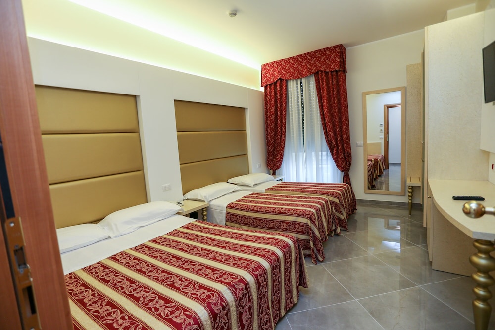 Deluxe Quadruple Room photo 2