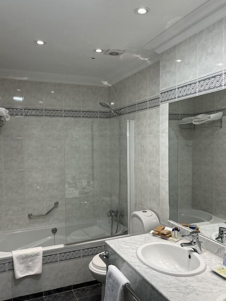 Royal Suite - Photo 15