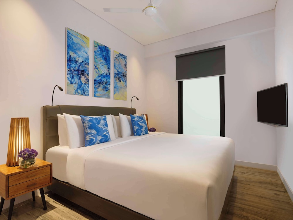 One Bedroom Apartment Suite thumbnail 5