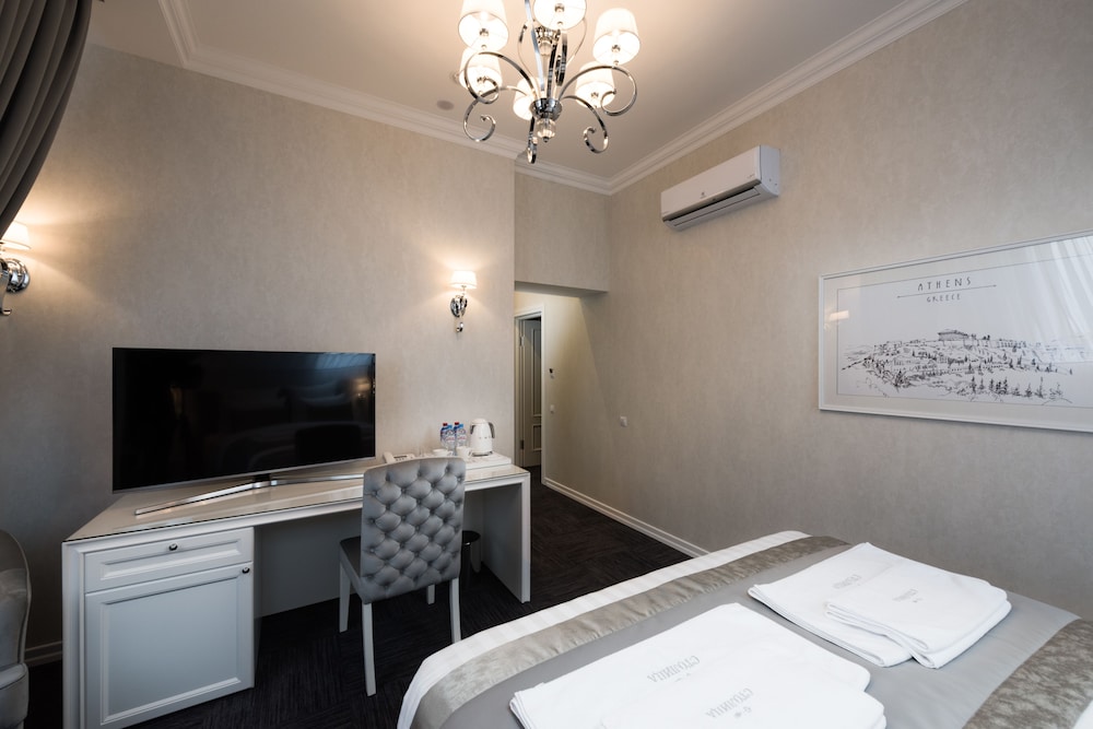 Comfort Room, 1 King Bed photo 1
