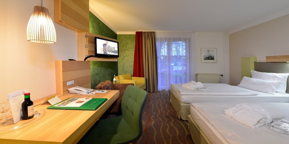 Classic Double Room, 2 Twin Beds, Non Smoking photo 2