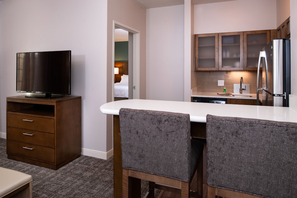 Suite, 2 Queen Beds - Photo 6