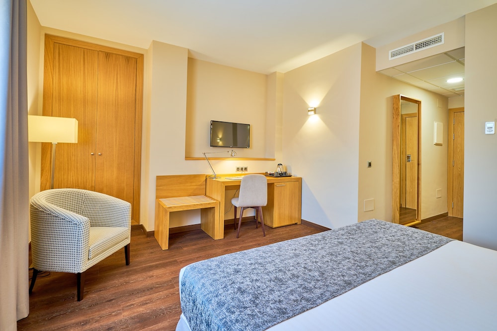 Double Room - Photo 3