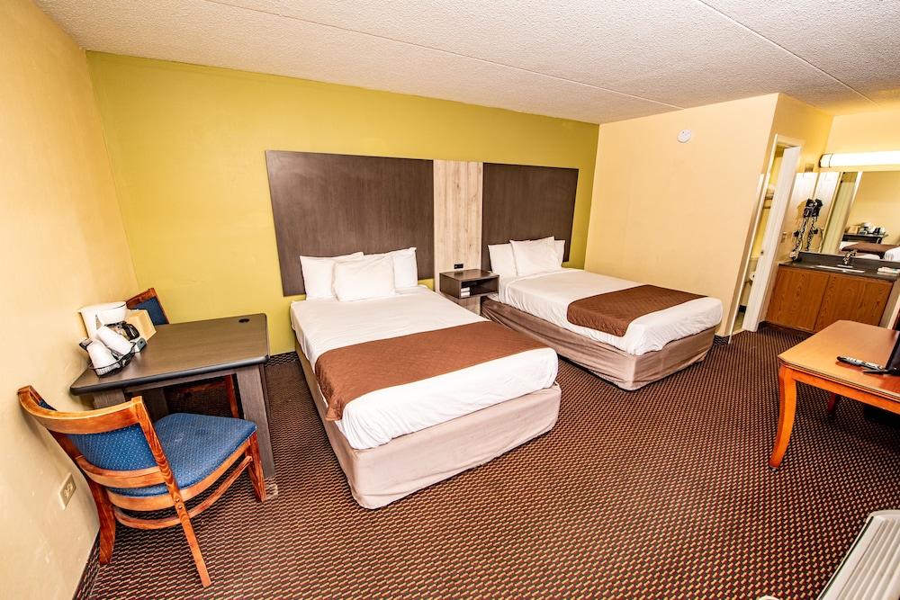 Standard Room, 2 Double Beds - Photo 3