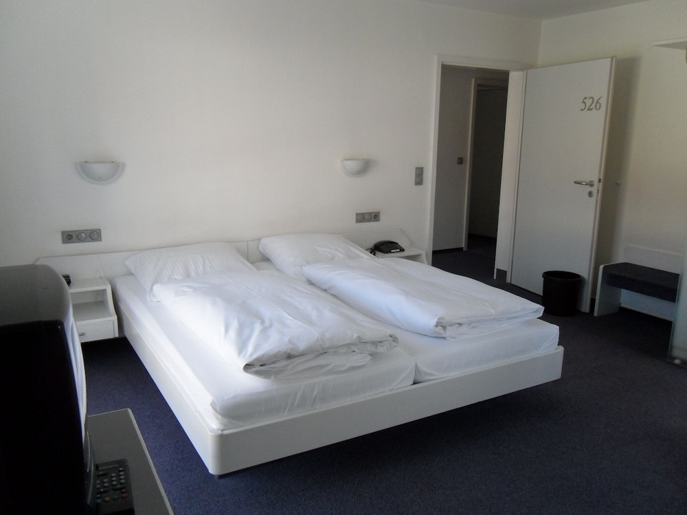 Business Double Room - Photo 3