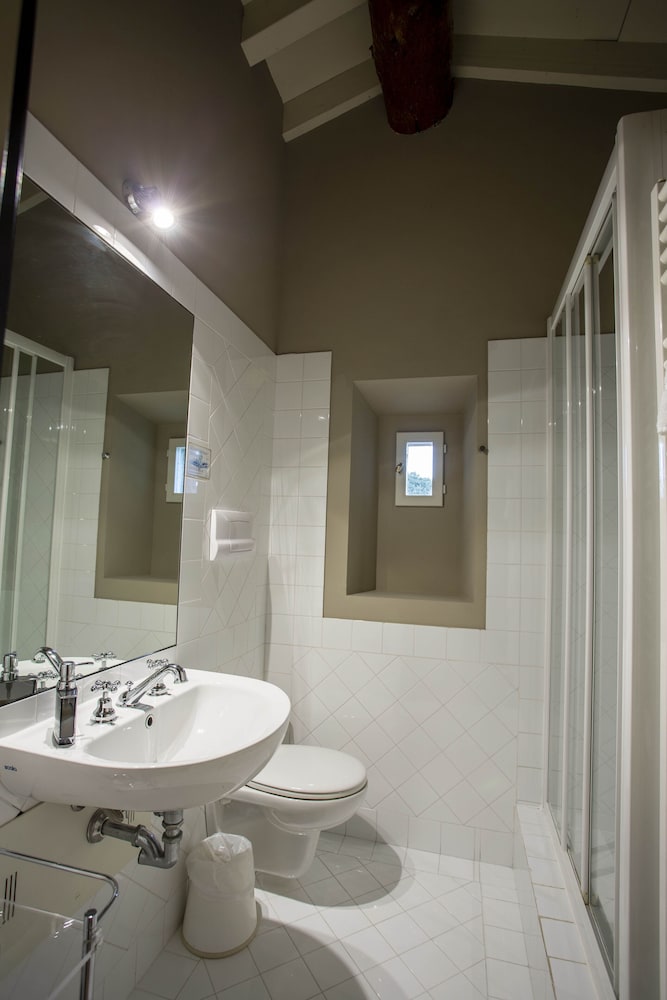 Standard Single Room photo 3