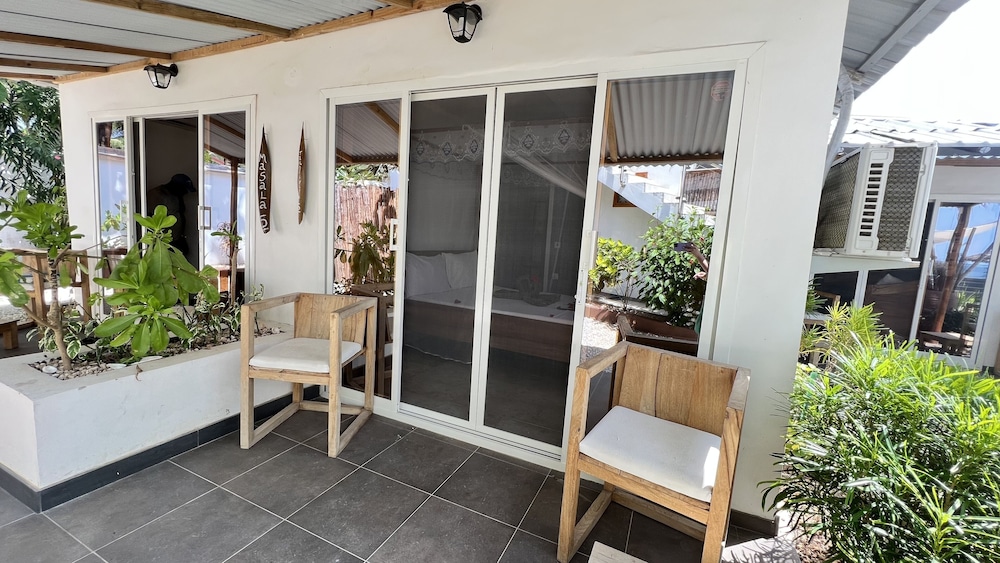 Standard Double Room, 1 Queen Bed, Garden View