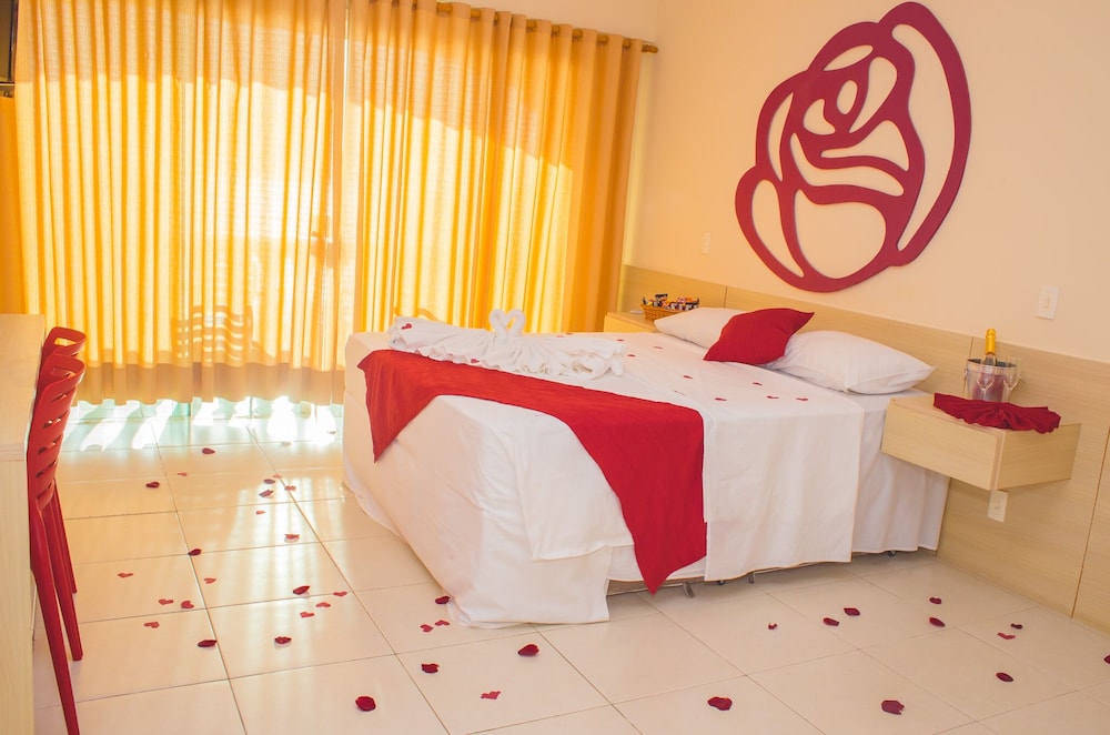 Deluxe Room thumbnail 5