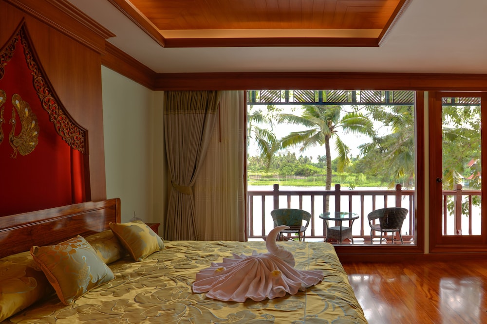 Luxury Suite photo 2