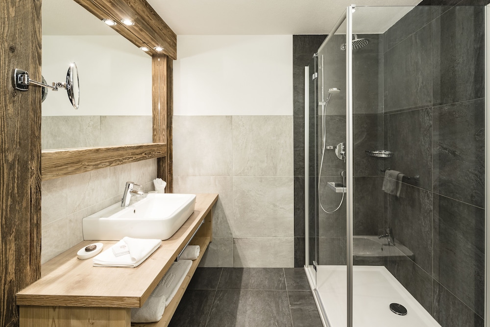 Luxury Suite photo 2